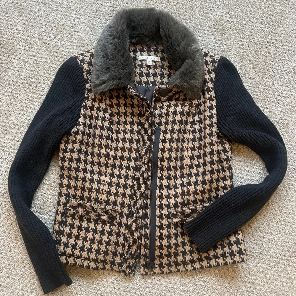 CAbi Women's Houndstooth Jacket with Faux Fur Collar - Picture 2 of 9